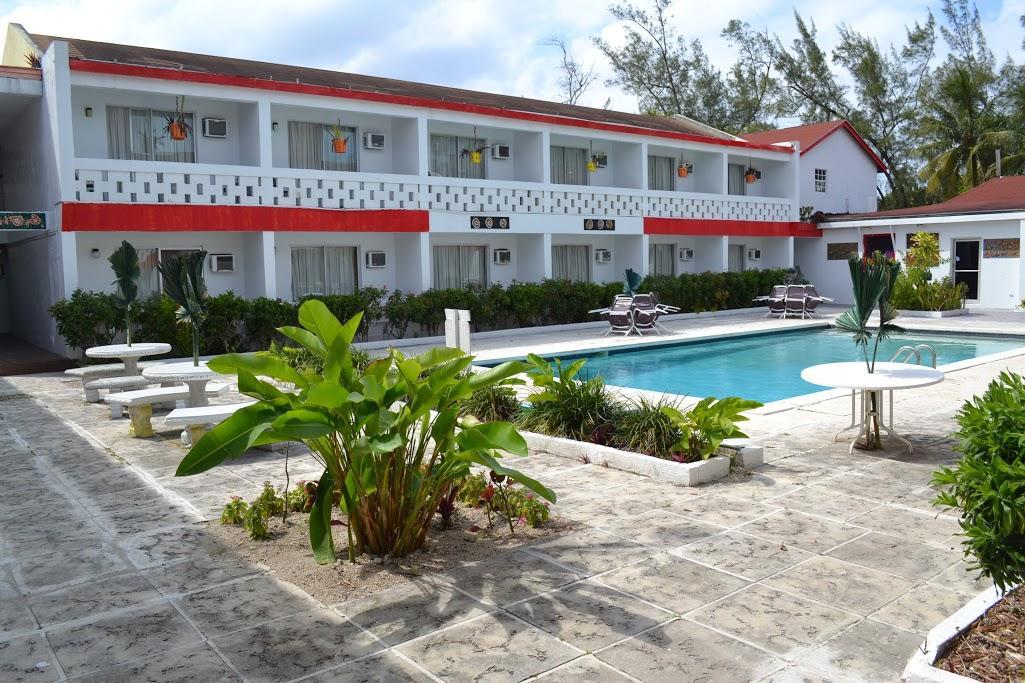 Nettie'S Different Of Nassau Casuarina'S Hotell Exteriör bild